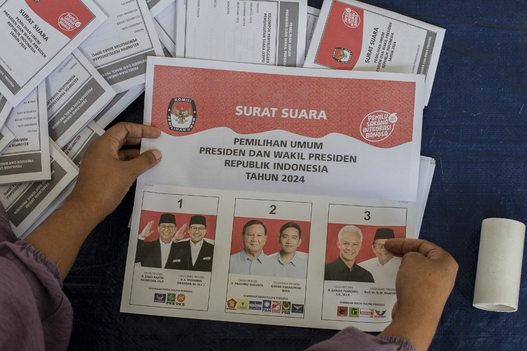 surat suara pilpres 2024-Kingmakers offer olive branches as runoff vote looms