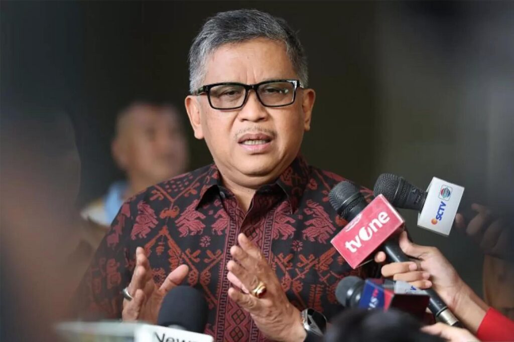 Hasto-Iklim Politik 2025 Diprediksi Bakal Panas usai Hasto Jadi Tersangka KPK