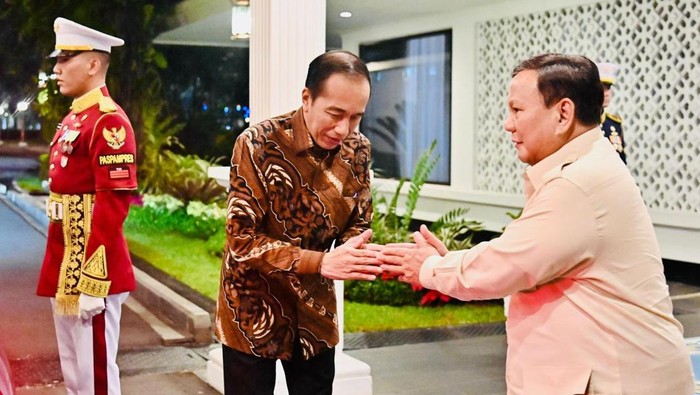 Prabowo Utus Jokowi ke Vatikan Dinilai Langkah Meredam 'Matahari Kembar'