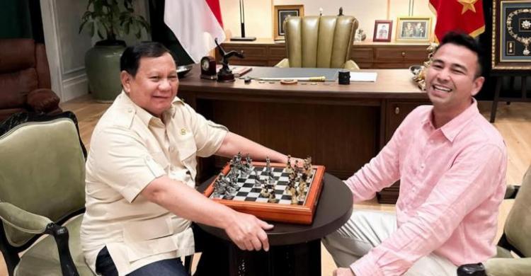 Rakyat Adalah Raja, Pejabat Cuma Pion