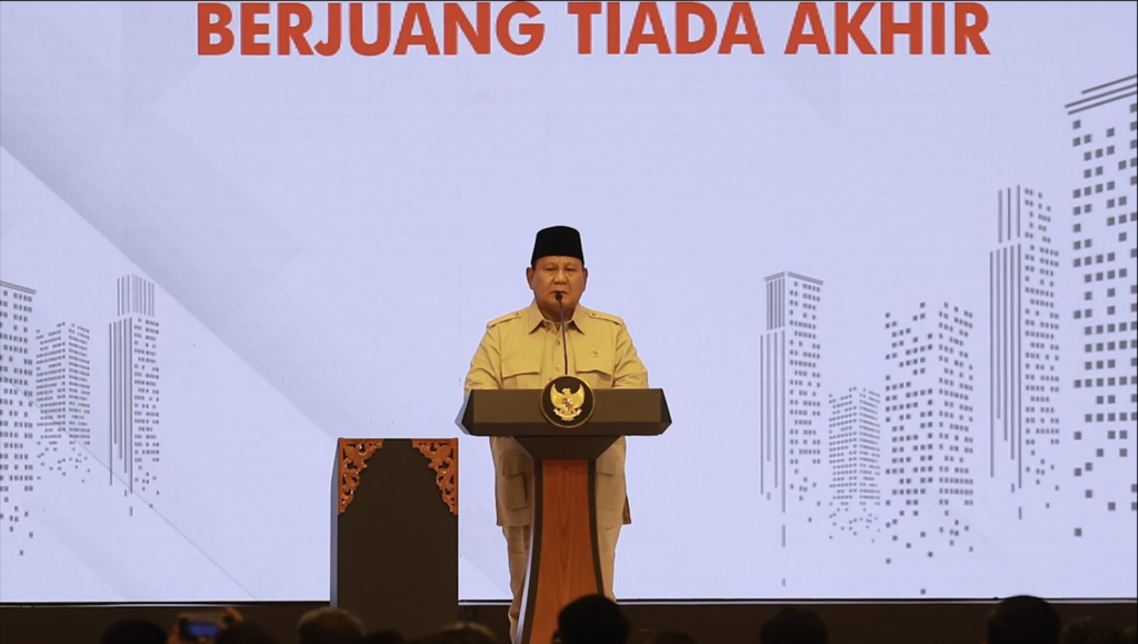 Saat Prabowo Menyeruput Kopi ketika Berbicara di Kongres IV TIDAR
