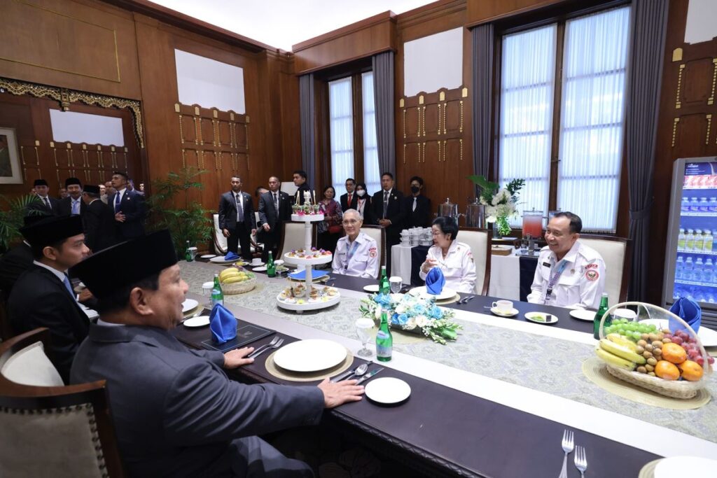 Megawati dan Gibran Kini Bercanda Bareng, Pengamat- Yang Ruwet Membereskan Hubungan dengan Jokowi