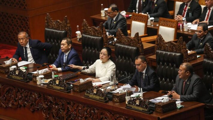 Polemik Pemilu Terpisah- DPR Lawan MK dan Bayang-Bayang Kasus Aswanto