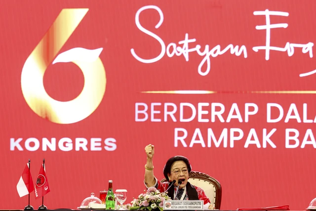 Ketum PDIP Megawati Soekarnoputri berpidato saat Kongres VI PDIP
