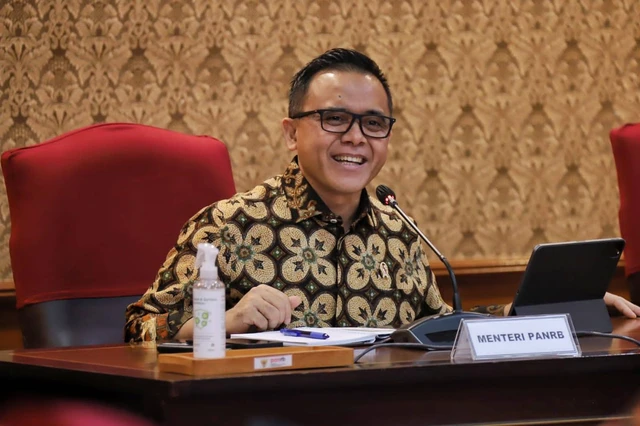Menteri PANRB Abdullah Azwar Anas menerima Hasil Reviu Laporan Kinerja Pemerintah Pusat (LKjPP) Tahun Anggaran 2022