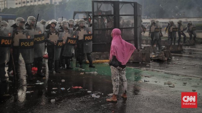 Catatan untuk Para Elite Usai Demo Makan 10 Korban Jiwa