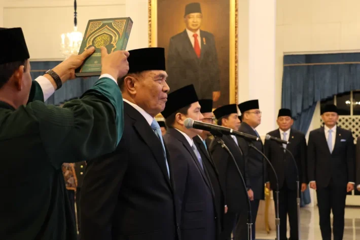 Prabowo dan Angka Keramat 8 Saat ”Reshuffle”