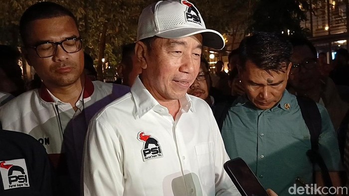 Menakar Efek Blusukan Jokowi untuk Target Besar PSI