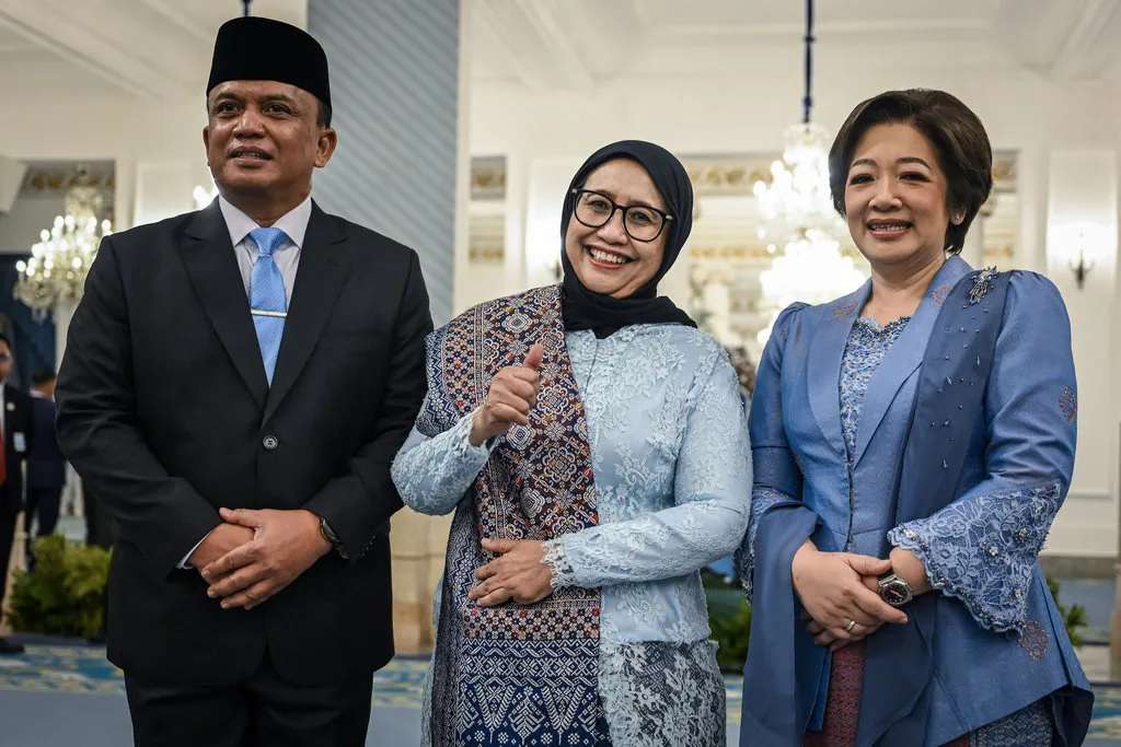 Nanik S Deyang (tengah)