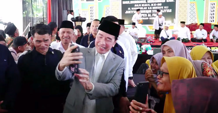 Jokowi Peringati Maulid Nabi Di Kebumen, Gunakan Kekuasaan Dengan Bijaksana