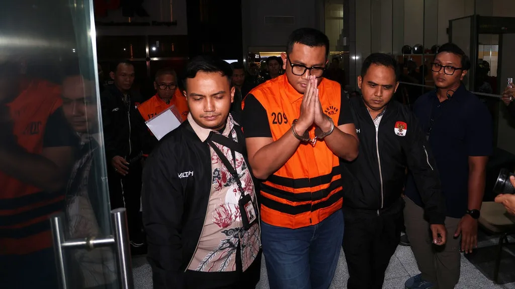 Dugaan Korupsi Bupati Klaten & Lingkaran Setan Utang Politik